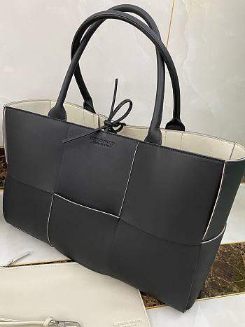 Bottega Veneta Arco Tote Black 609175 Size 38 x 14 x 24.5 cm