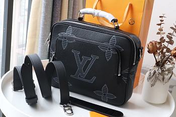 Louis Vuitton Flight Case LV Postman M57287 Size 26 x 20 x 6 cm