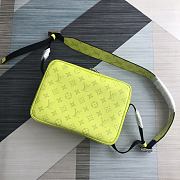 Louis Vuitton Outdoor Messenger Taiga Yellow M30233 Size 29.5 x 20 x 10.5 cm - 3