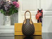 LV Egg Bag Louis Vuitton M44587 Size 20 x 12 x 12 cm - 1