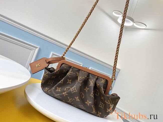 Louis Vuitton Boursicot EW LV M45229 Size 30 x 5.5 x 12 cm - 1