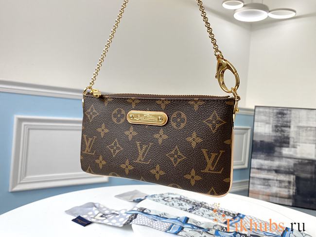 Louis Vuitton Monogram Pochette Milla MM M60094 Size 20 ×11 ×1.5 cm - 1