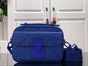 LV S Lock Messenger Louis Vuitton Blue M58489 Size 22 x 18 x 8 cm - 1