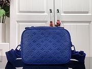 LV S Lock Messenger Louis Vuitton Blue M58489 Size 22 x 18 x 8 cm - 5