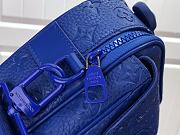 LV S Lock Messenger Louis Vuitton Blue M58489 Size 22 x 18 x 8 cm - 3