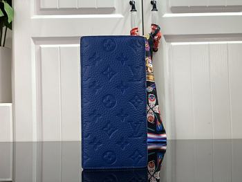 Louis Vuitton Brazza Wallet Blue M80592 Size 10 x 19 x 2 cm