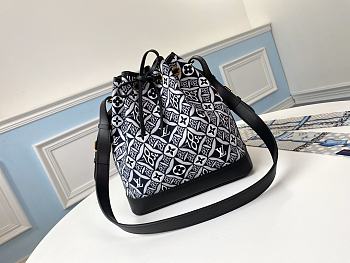 Louis Vuitton Neonoe BB Handbag Black M57154 Size 22 x 24 x 15 cm