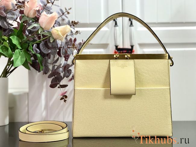 LV Taiga Leather City Frame Apricot M52240 Size 27 x 23.5 x 14.5 cm - 1