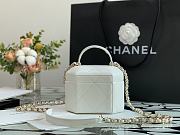 Chanel Box Bag White 99077 Size 15 x 10 x 11 cm - 2