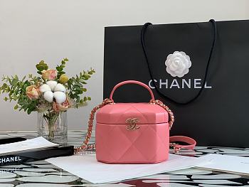 Chanel Box Bag Pink 99077 Size 15 x 10 x 11 cm