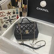 Chanel Messenger Bag Black 93749 Size 19 x 7 x 14 cm - 6