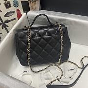 Chanel Messenger Bag Black 93749 Size 19 x 7 x 14 cm - 5