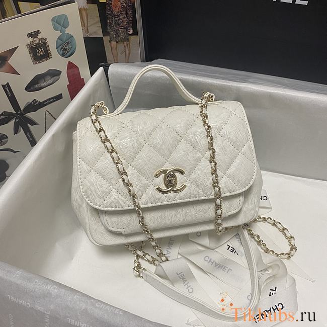 Chanel Messenger Bag White 93749 Size 19 x 7 x 14 cm - 1