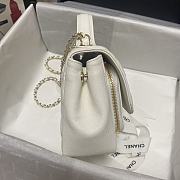 Chanel Messenger Bag White 93749 Size 19 x 7 x 14 cm - 2