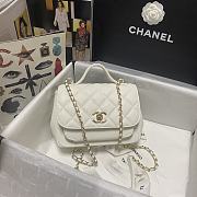 Chanel Messenger Bag White 93749 Size 19 x 7 x 14 cm - 5