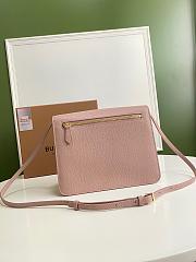 BURBERRY Cross-Body Bag 8131 Size 24 x 7 x 18 cm - 3