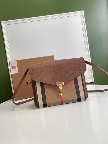 BURBERRY Cross-Body Bag Brown 8131 Size 24 x 7 x 18 cm