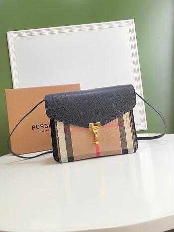 BURBERRY Cross-Body Bag Black 8131 Size 24 x 7 x 18 cm