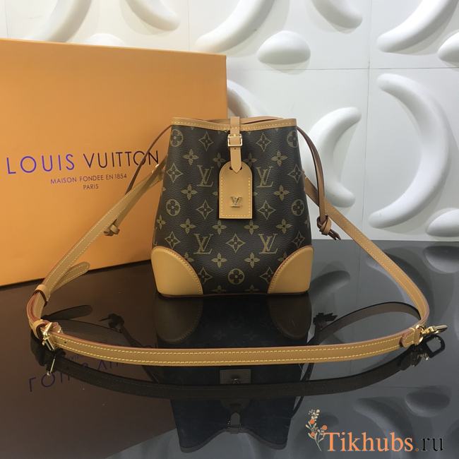 LV Catwalk Bag M57099 Size 22 × 19 × 23 cm - 1