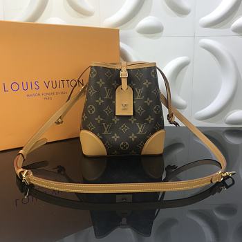 LV Catwalk Bag M57099 Size 22 × 19 × 23 cm