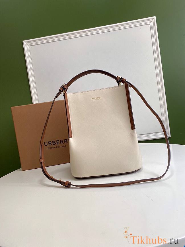 BURBERRY Canvas Bucket Bag White Size 21 x 16.5 x 25 cm - 1