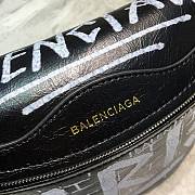 Balenciaga Half-Moon Belt Bag Black Size 24 x 18 cm - 2