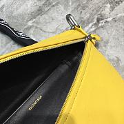 Balenciaga Half-Moon Waist Bag Yellow Size 27 x 19 cm - 3