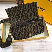 Fendi Baguette Medium Size 26 cm - 5