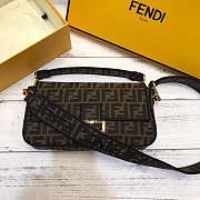 Fendi Baguette Medium Size 26 cm - 3