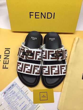 FENDI SLIDES 001