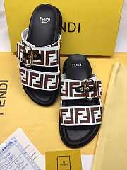 FENDI SLIDES 001 - 5