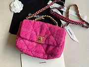 Chanel 19 Flap Bag Pink 30 x 20 x 10 cm - 1