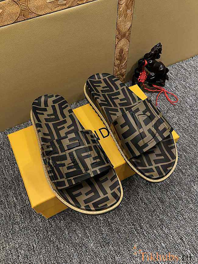 Fendi Slippers 002 - 1