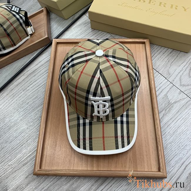 BURBERRY Hat 02 - 1