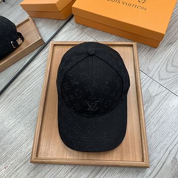 LV Hat 07