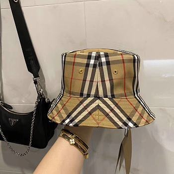 BURBERRY Hat 03