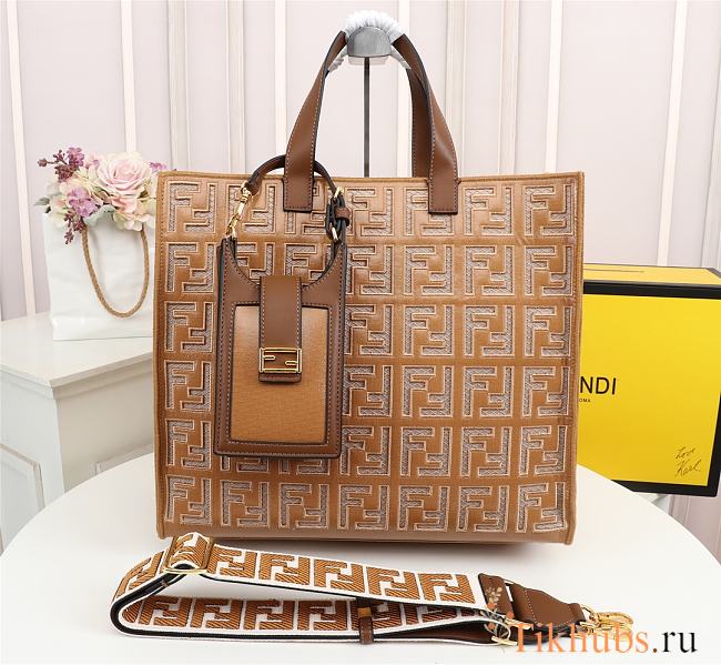 Fendi Canvas F0608 Size 38 x 34 x 20 cm - 1