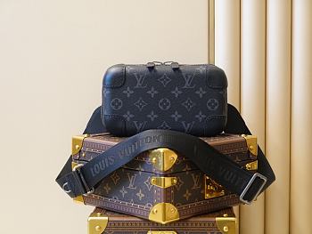 LV Horizon Clutch Monogram Eclipse Canvas in Grey Bags M45579 Size 21 x 11 x 6 cm