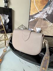 LV Pont 9 Soft Small Handbag Gray M58967 Size 25 x 17.5 x 8 cm - 3