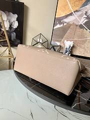 LV Petit Palais Monogram Apricot Silk Screen M58916 Size 29 x 18 x 12.5 cm - 5