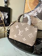 LV Petit Palais Monogram Apricot Silk Screen M58916 Size 29 x 18 x 12.5 cm - 4