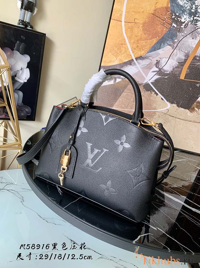 LOUIS VUITTON Petit Palais Monogram. Size