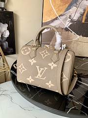 Louis Vuitton Speedy Montaigne Apricot M58947 Size 25 x 19 x 15 cm - 4