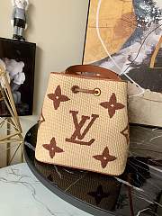 LV NÉONOÉ Medium Handbag Apricot M57704 Size 26 x 26 x 17.5 cm - 5