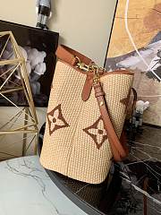 LV NÉONOÉ Medium Handbag Apricot M57704 Size 26 x 26 x 17.5 cm - 6