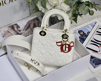 Dior Lady White M6010 Size 20 x 16.5 x 8 cm