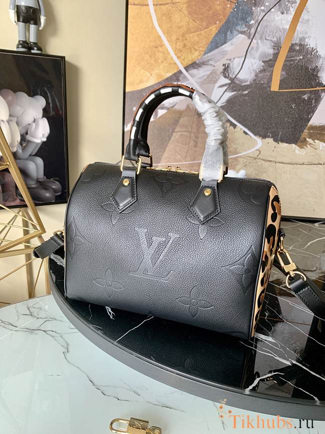 LV Speedy Bandoulière 25 Monogram Empreinte Leather in Black M58524 Size 25 x 19 x 15 cm - 1