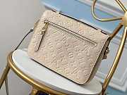 Louis Vuitton Pochette Metis Monogram Empreinte Cream M44738 Size 25 x 19 x 7 cm - 5