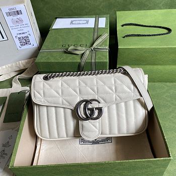 Gucci GG Marmont White 443497 Size 26 x 15 x 7 cm