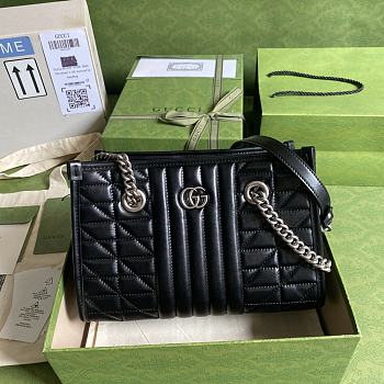 Gucci GG Marmont Black 681483 Size 26.5 x 19 x 11 cm